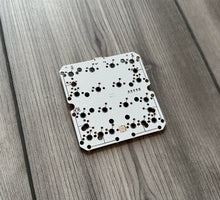 Load image into Gallery viewer, Vault 16 Macro Pad